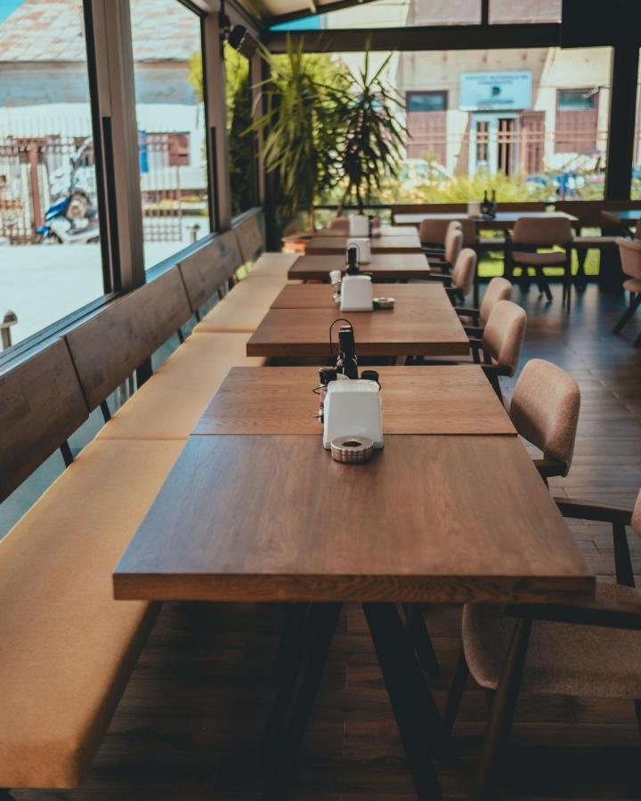 Delta Est Hotel & Restaurant Σουλινάς Εξωτερικό φωτογραφία
